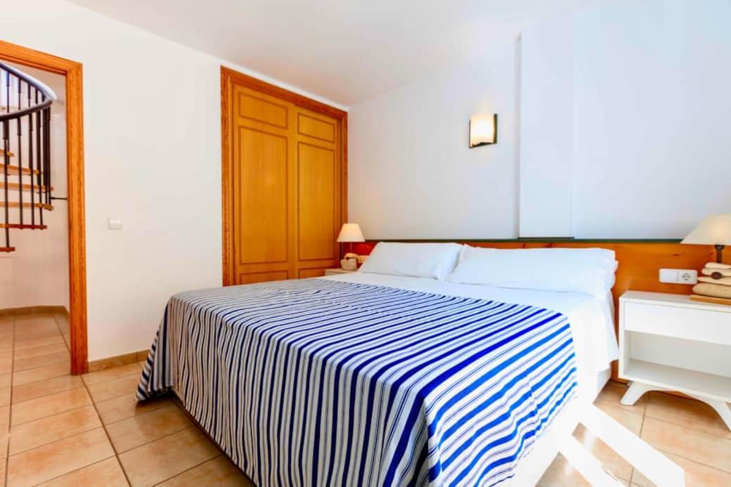 Apartamentos Sa Varadero 3S Con Vista Mare Laterale Es Pujols Zewnętrze zdjęcie